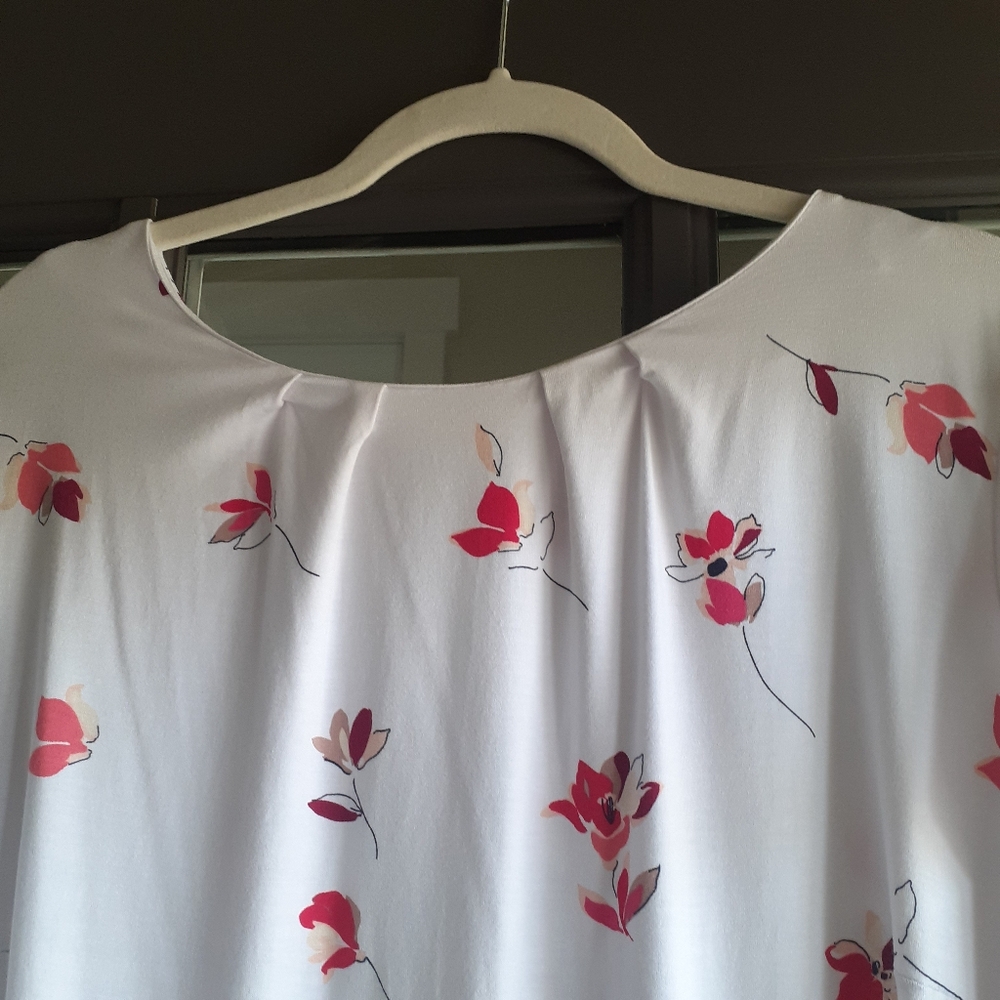 Liz Clairborne Floral White and Pink Pleated Flowy Women's Top Blouse Size 1X - Picture 2 of 8